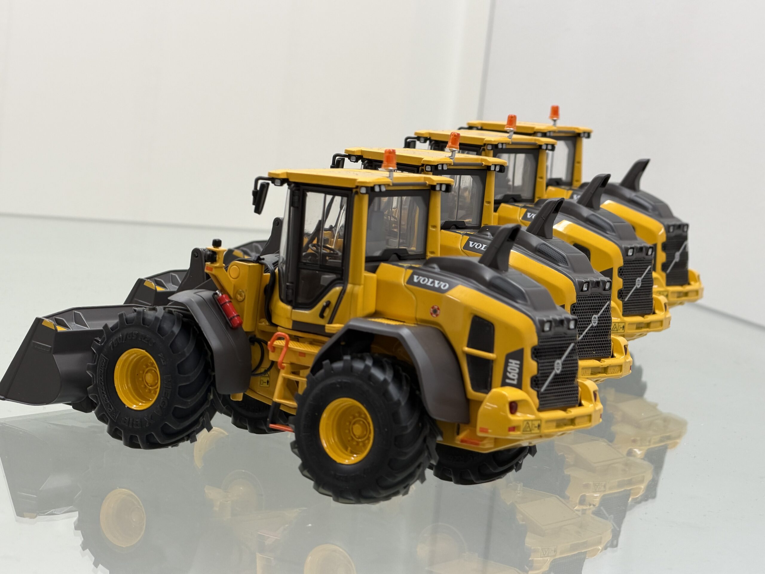 Volvo L60 Med Michelin Flotation Hjul 1/32 AT Collection - Bilde 15