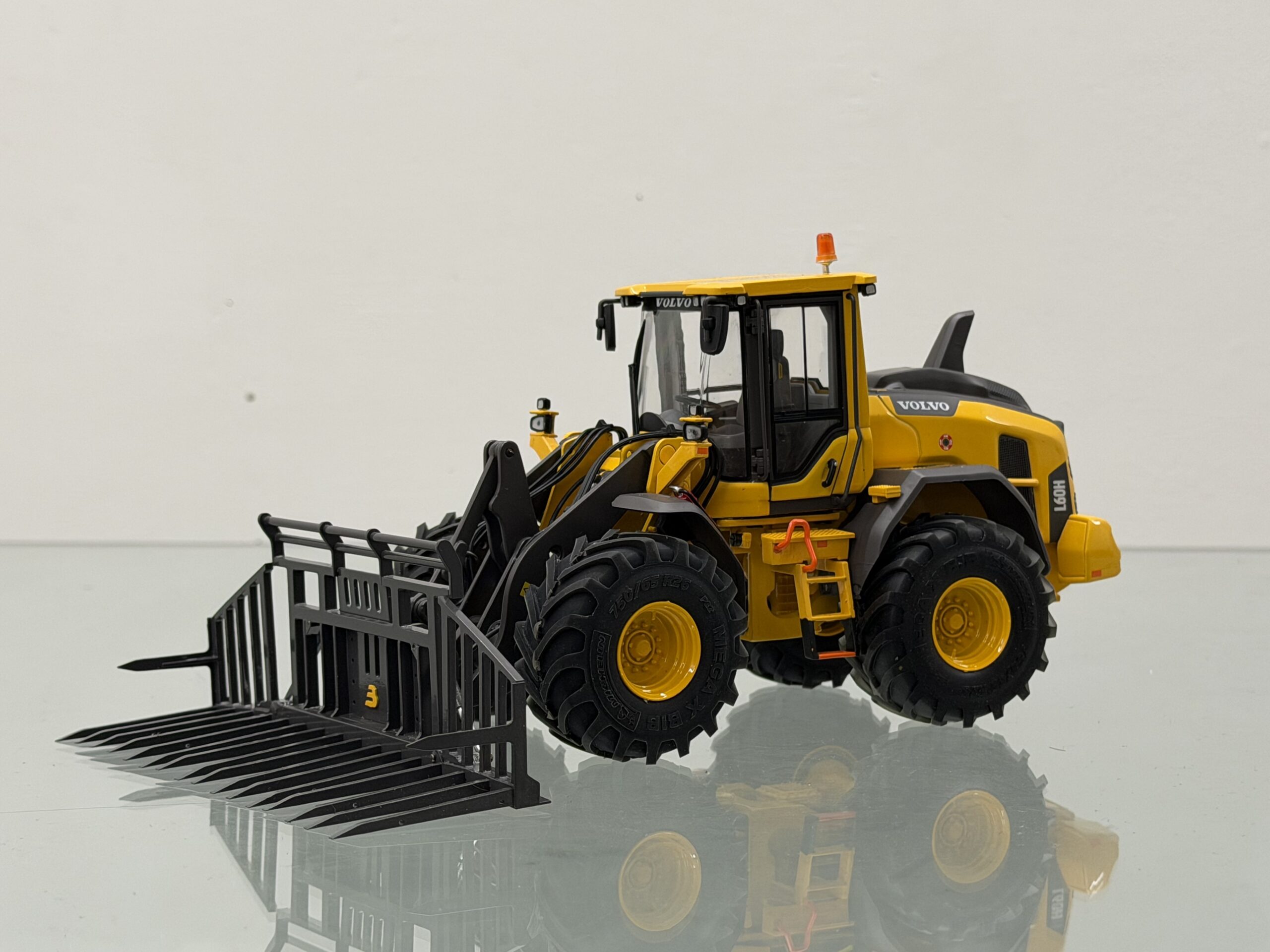 Volvo L60 Med Michelin Flotation Hjul 1/32 AT Collection - Bilde 4