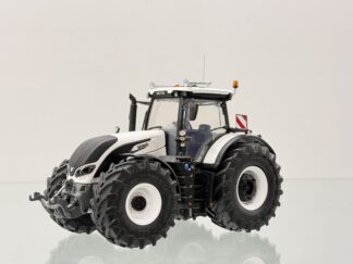 Valtra S416 Exclusive 1/32 Universal Hobbies